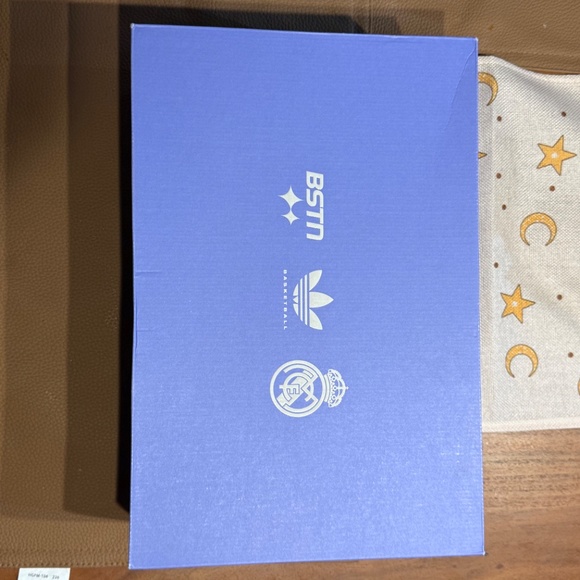 Real Madrid x adidas Rivalry 86 Low - Picture 4 of 4